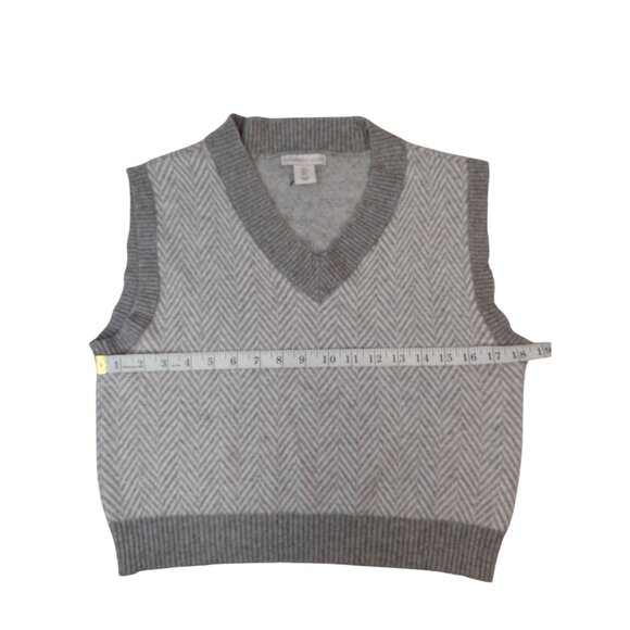 Sincerely Jules Gray Herringbone Knit Vest Womens Size L - Picture 4 of 5